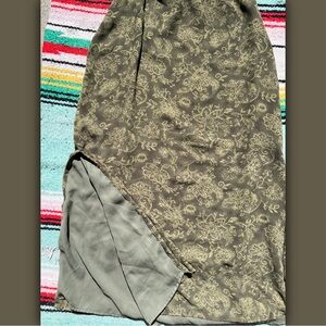 Gorgeous green/khaki floral maxi skirt with zip up side